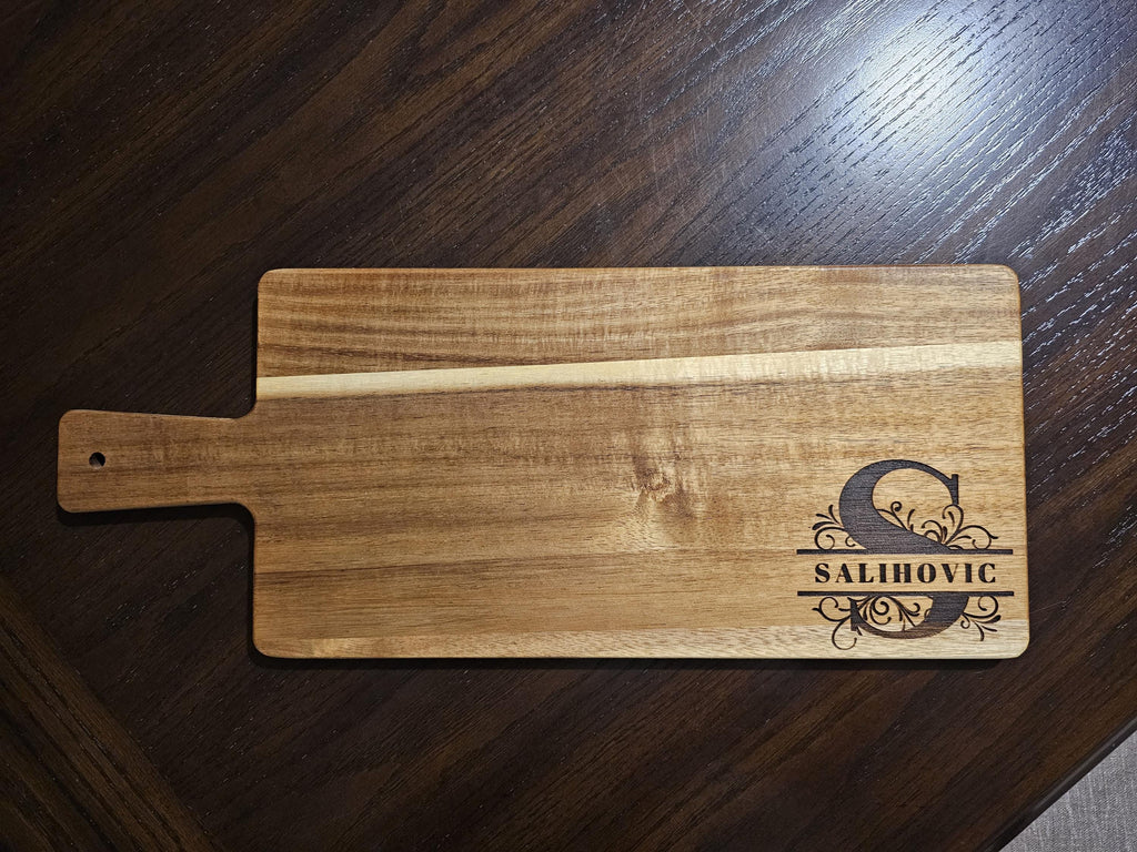 Last Name Personalized Charcuterie Wood Board/Acacia Wooden Custom Serving Tray/Classic Elegant Monogram Rectangle Square/Closing Gift Bosna