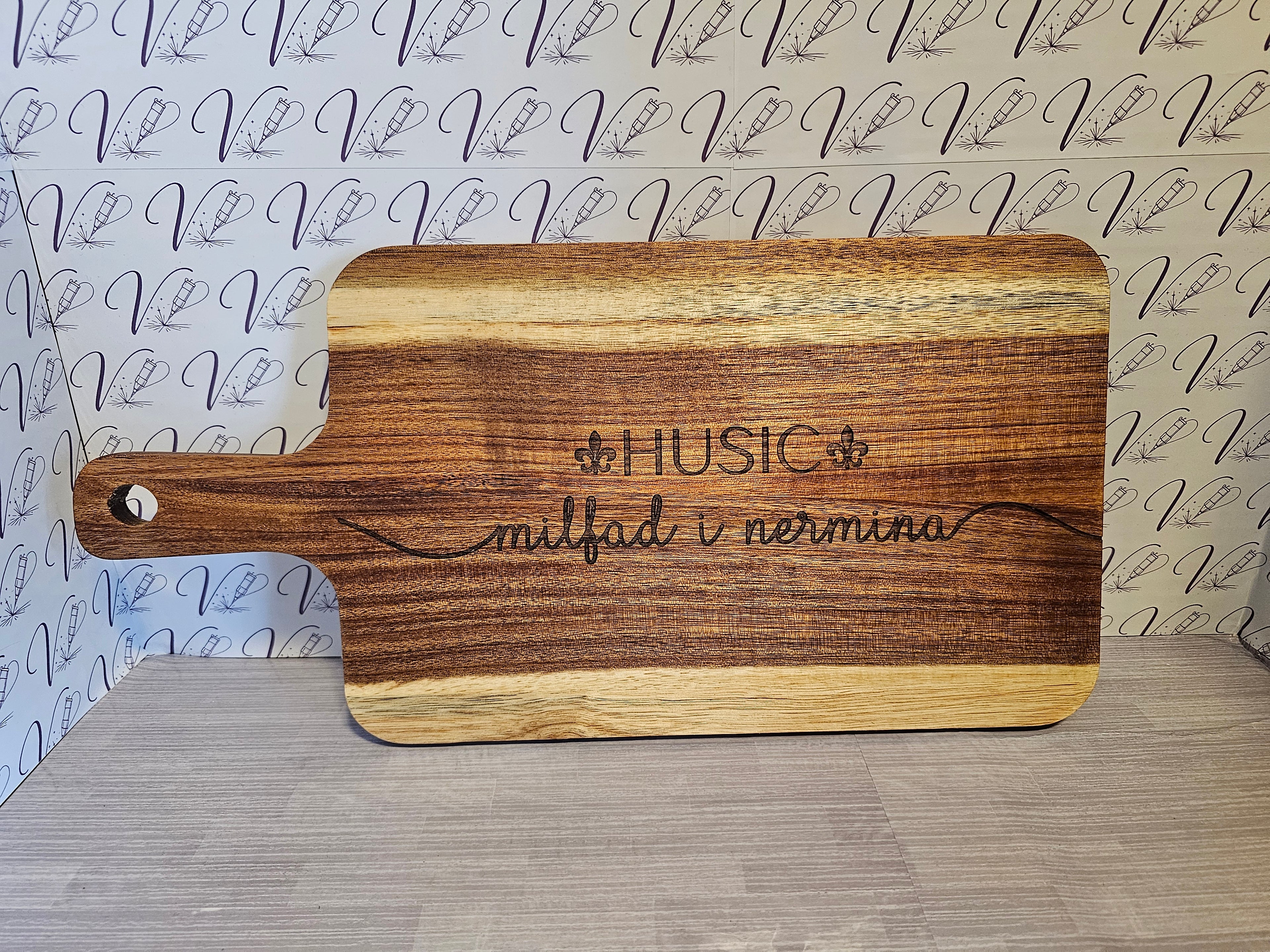 Personalized Family Ljiljan Name Board
