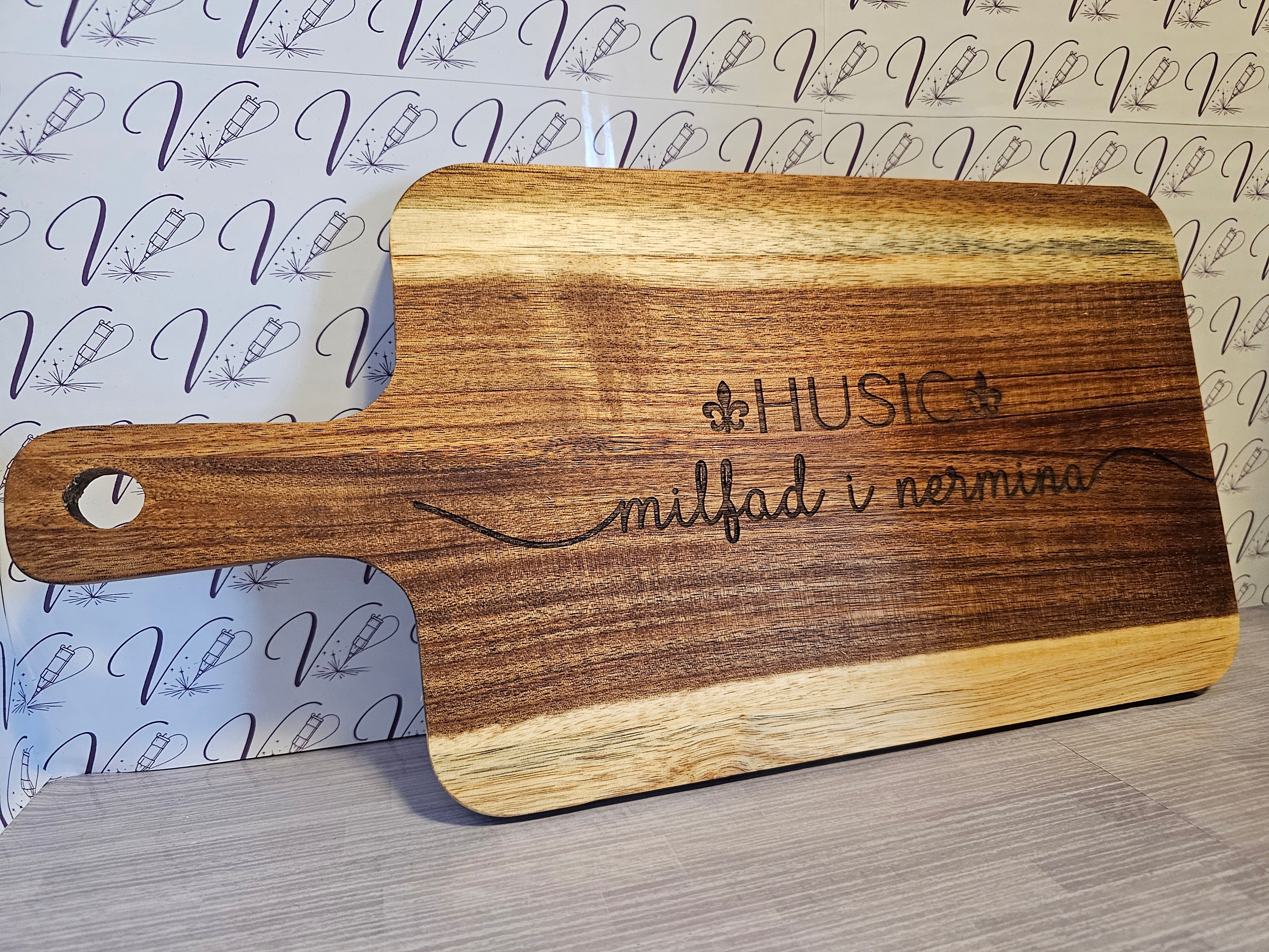Personalized Family Ljiljan Name Board