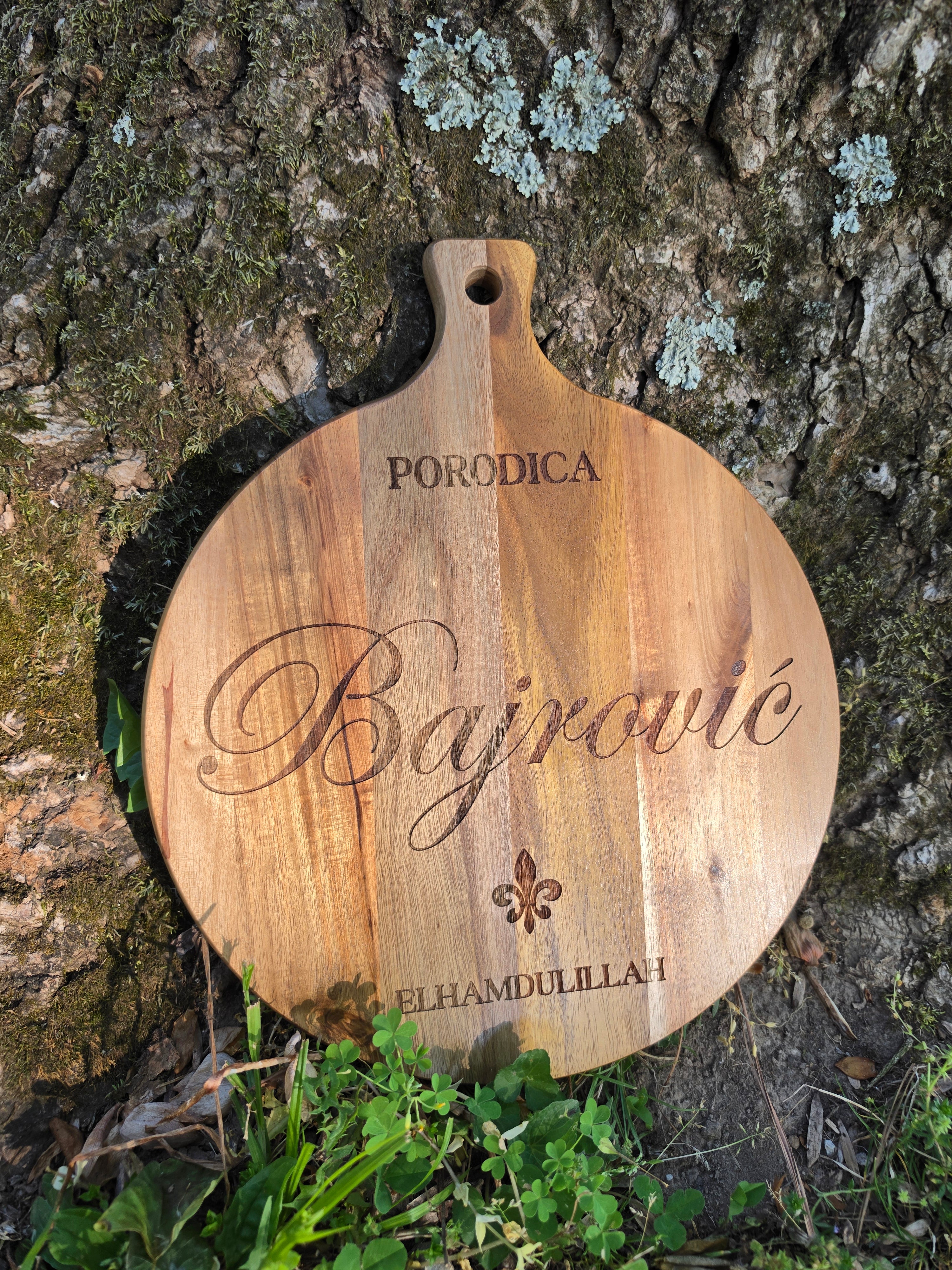Porodica Daska | 12in Round Acacia Board