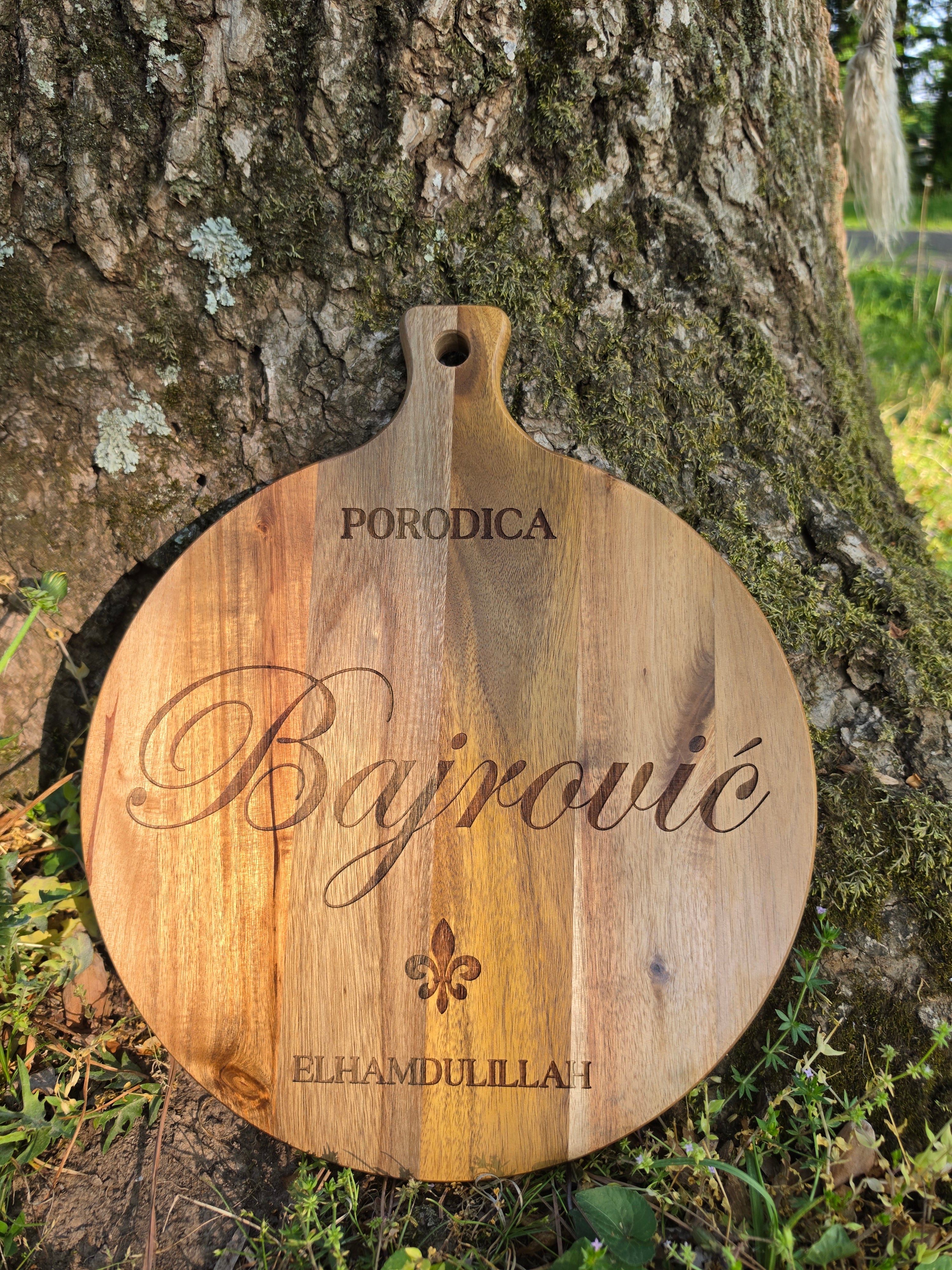 Porodica Daska | 12in Round Acacia Board