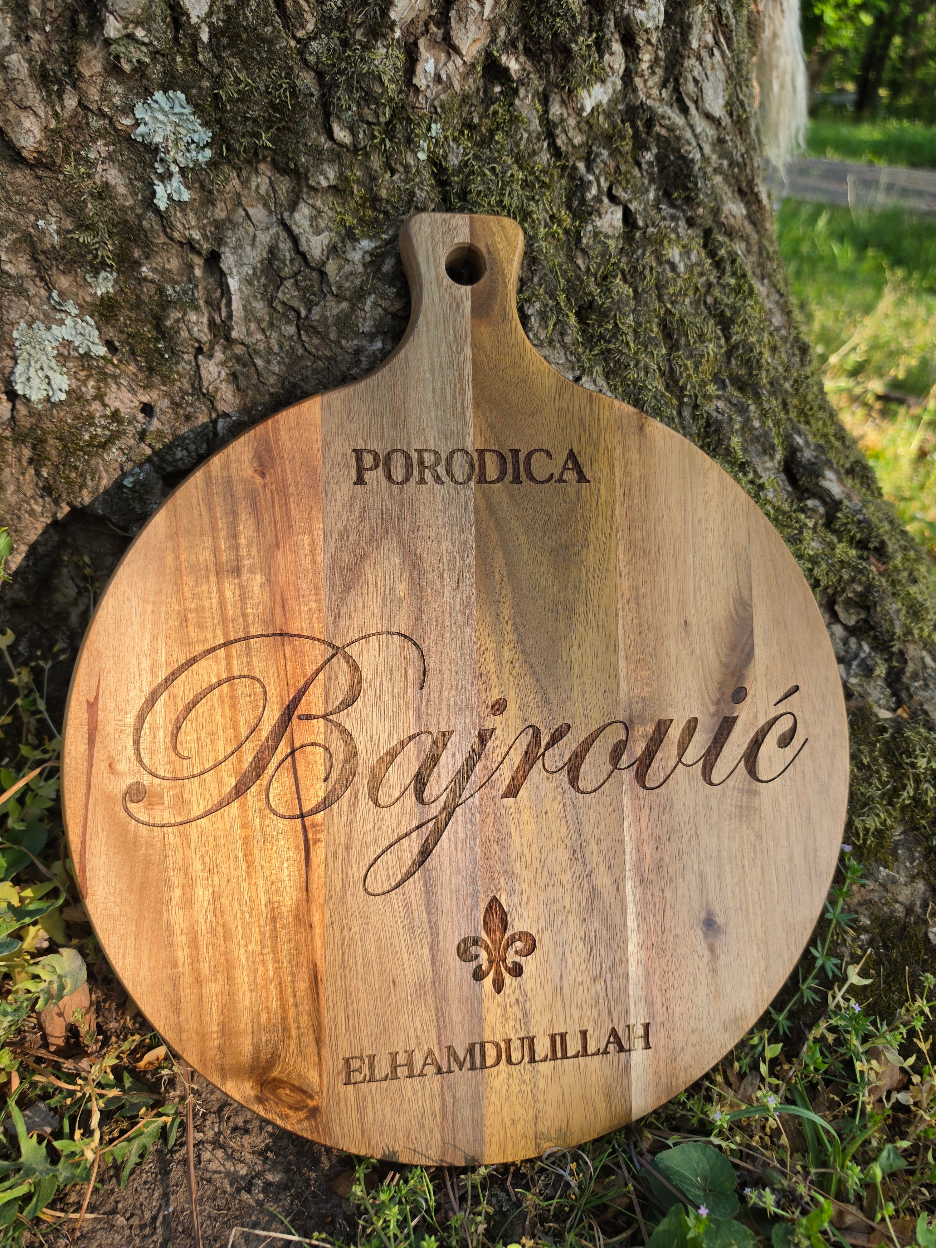 Porodica Daska | 12in Round Acacia Board